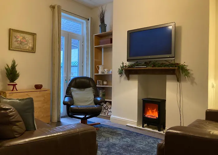 Cosy Victorian Home Near City Centre & Lfc